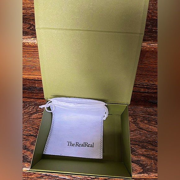 The RealReal box - Picture 2 of 2